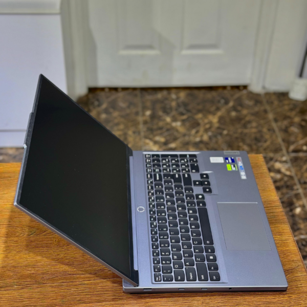 Lenovo Legion 5 16IRX9 Laptop