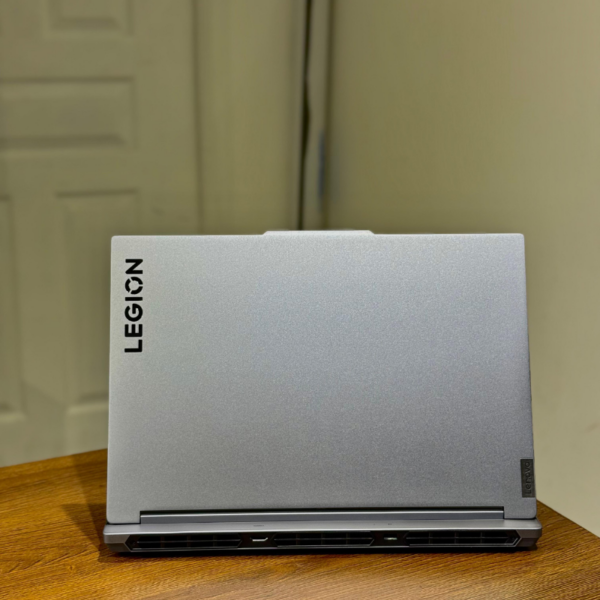 Lenovo Legion 5 16IRX9 Laptop